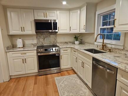 Falmouth, Sea Coast Shores Cape Cod vacation rental - Fully appointed eat-in kitchen with coffee bar and dishwasher