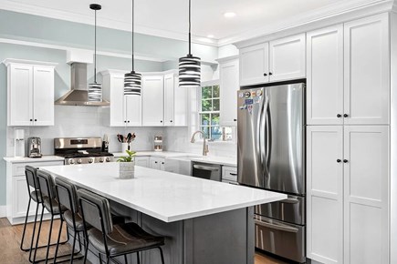 Yarmouth Port Cape Cod vacation rental - Modern Kitchen - Stainless Stain Appliances - Quartz Countertops