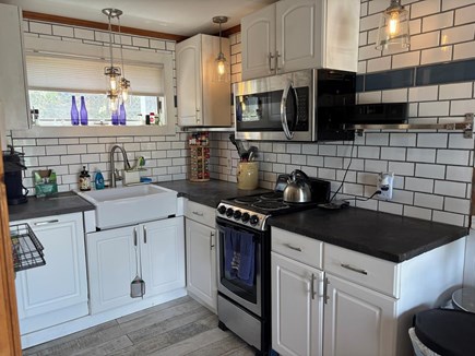 Truro, 2loyd Cape Cod vacation rental - Well-equipped Kitchen