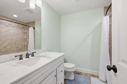 Centerville Cape Cod vacation rental - Bathroom 2 - Full with shower and tub combo - Second floor