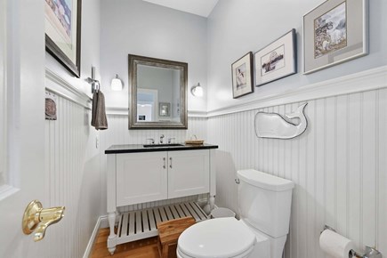 Yarmouth Port Cape Cod vacation rental - Half bath - First floor