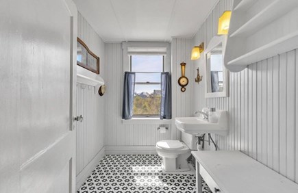 Falmouth, New Silver Beach Cape Cod vacation rental - 2nd floor bath