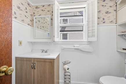 Sandwich Cape Cod vacation rental - Bathroom 1 - Full with shower stall