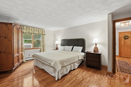 Chatham Cape Cod vacation rental - 1st floor King bedroom