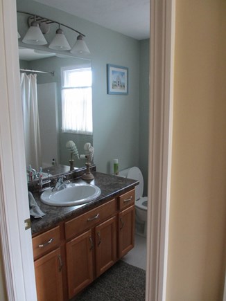 Dennisport Cape Cod vacation rental - Upstairs Full Bath