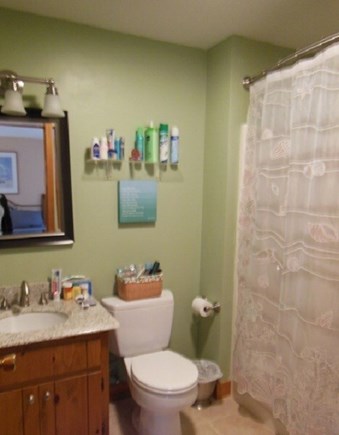 Wellfleet Cape Cod vacation rental - Full Bathroom