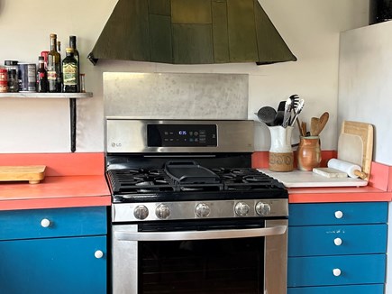 Wellfleet Cape Cod vacation rental - Stove with overhead hood