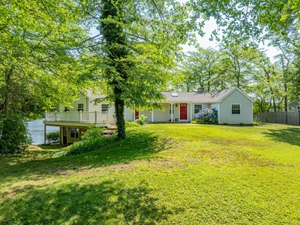 Centerville Cape Cod vacation rental - Expansive front yard