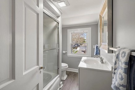 Dennis Port Cape Cod vacation rental - Full bathroom on the second floor