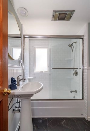 Mashnee Island, Bourne, Ma Cape Cod vacation rental - Bath 1 new