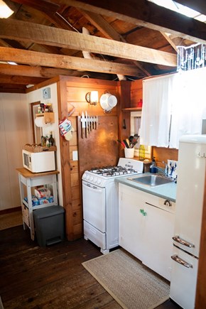 Eastham, First Encounter - 4005 Cape Cod vacation rental - Fully equipped kitchen