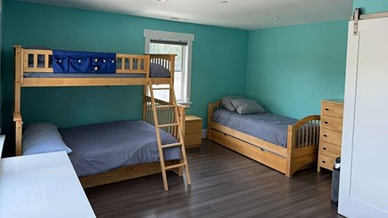 Wellfleet Village Cape Cod vacation rental - Full over twin bunk, twin trundle. Connects to Jack-and-Jill
