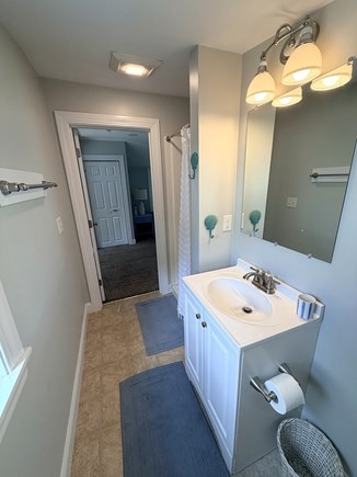 Orleans Cape Cod vacation rental - Bathroom