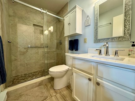 Brewster Cape Cod vacation rental - Primary Bathroom (1st Floor)