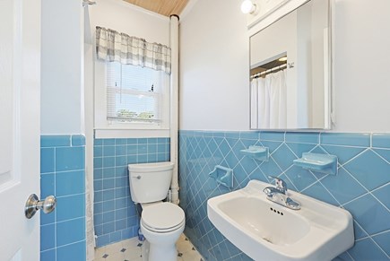 Dennis Cape Cod vacation rental - Full bathroom