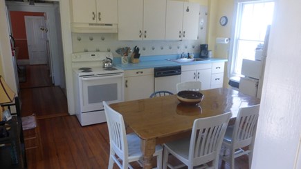 Provincetown, East End Cape Cod vacation rental - Cheery, light filled eat -in kitchen