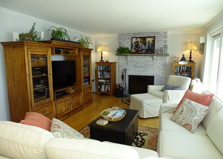 Kingston Bay/Near Plymouth MA vacation rental - Relax together with your favorite movie or reading a great book
