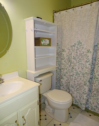 West Yarmouth Cape Cod vacation rental - Upstairs full  bathroom with tub