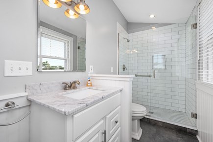 Sagamore Beach, Bourne Cape Cod vacation rental - Bathroom