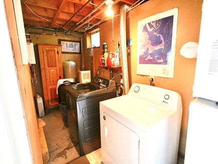 Ryder Beach Bayside, Truro Cape Cod vacation rental - Downstairs laundry room