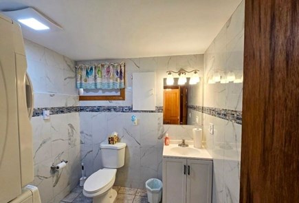 Sagamore Beach, Sandwich Cape Cod vacation rental - Downstairs Bathroom