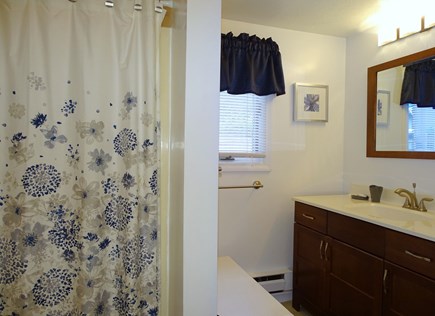 Centerville Cape Cod vacation rental - Full bathroom with tub