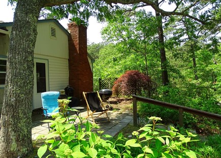 Wellfleet Cape Cod vacation rental - Outdoor seating area with picnic table 