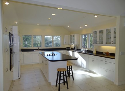 Wellfleet, Indian Neck Cape Cod vacation rental - Spacious kitchen – room for several cooks, breakfast bar