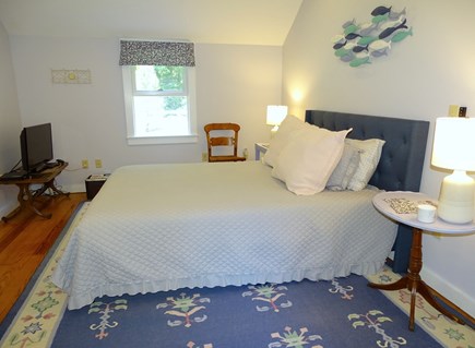 East Orleans, Barley Neck Rd o Cape Cod vacation rental - Queen bedroom with TV, ceiling fan