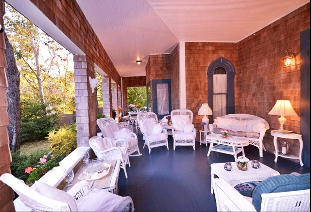 1860’s Sea Captain's Home near beach!