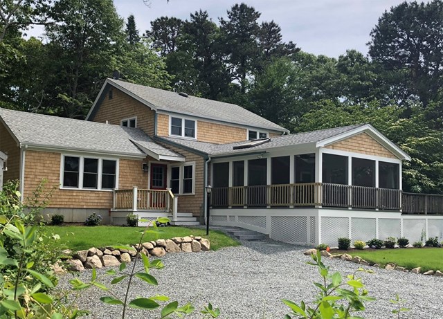SIPPEWISSETT Barefoot Walk to Beautiful Woodneck Beach

