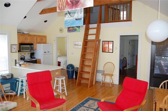 2 Bedroom ACK Cottage Near Childrens' Beach 