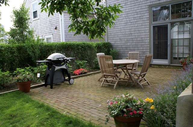 Bright, Cozy, In-Town Gem in Nantucket