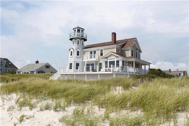 Oceanfront 4 Bedroom Home in Yarmouth 