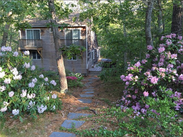 10 minute walk to secluded Dyer Pond