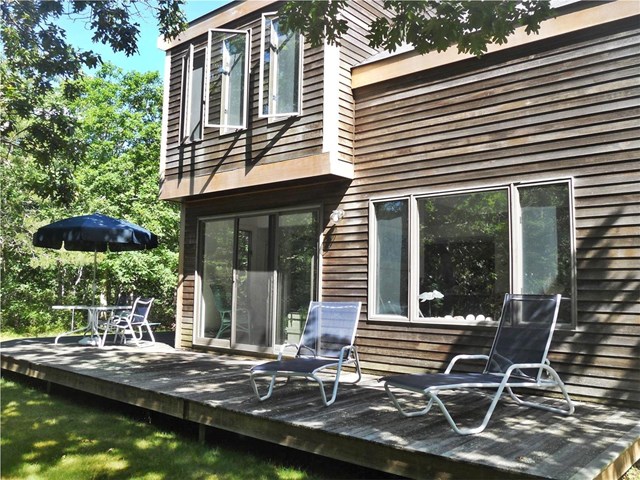 Sunny contemporary home in West Tisbury