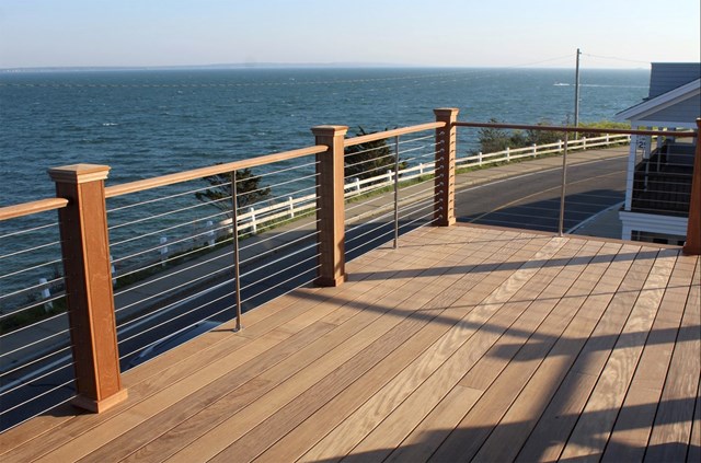 Spectacular views of Nantucket Sound and Martha’s Vineyard 