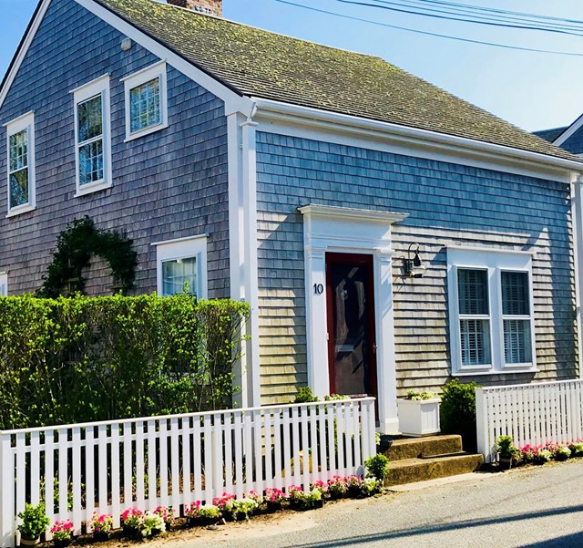 Spacious and renovated in-town gem