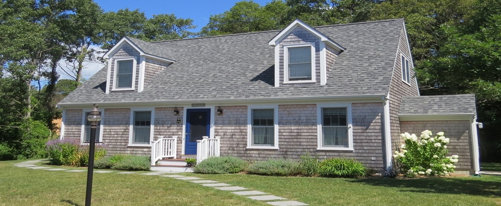 Check out these 5 Martha's Vineyard homes that range in weekly price from $2300 - $9000 depending on the size and proximity to the water. New rentals are added to the site each day - there's something for everyone!