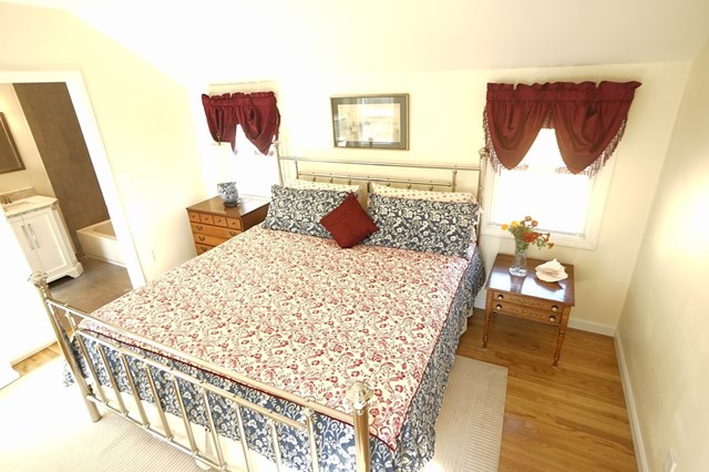 New Luxury Villa - 4 Bedrooms -  Steps Away from Sea Street Beach