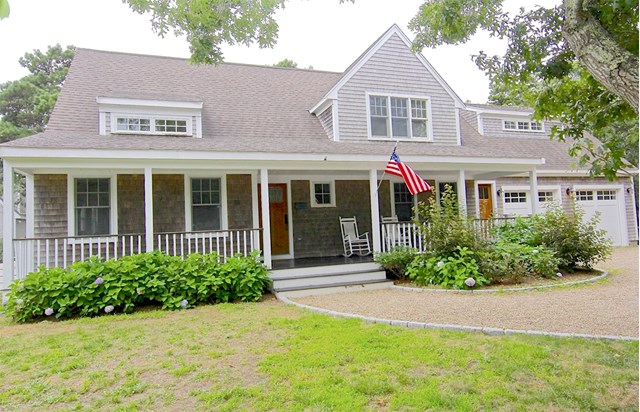 Spacious 5 Bedroom Edgartown / Katama Home with Air Conditioning - One Mile to South Beach