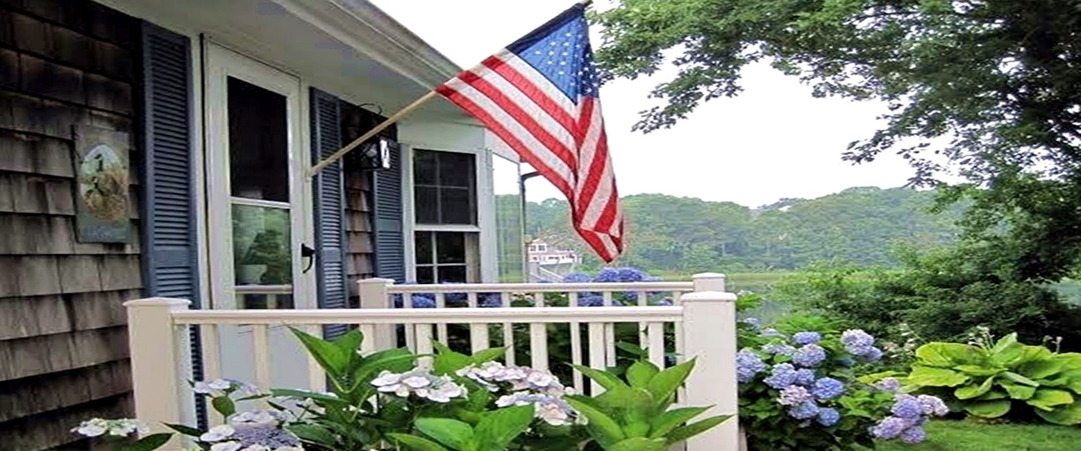 There is still time to quickly plan a Cape Cod vacation for the 4th of July. Here are some homes with last-minute availability.