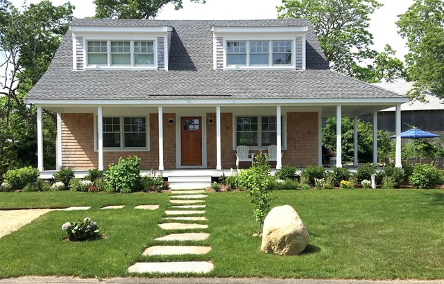 Vineyard Haven gem — a perfect backdrop for making memories