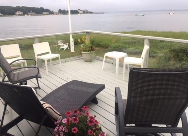 Waterfront cottage steps from Private Beach