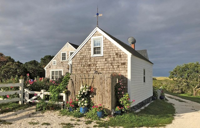 Charming Ryder Beach Farm studio