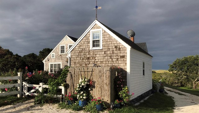 Charming Farm Studio