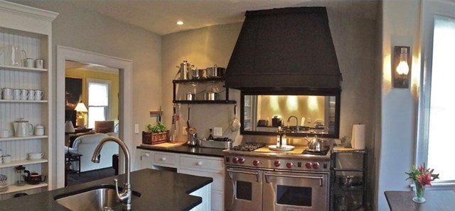 Luxury downtown carriage house