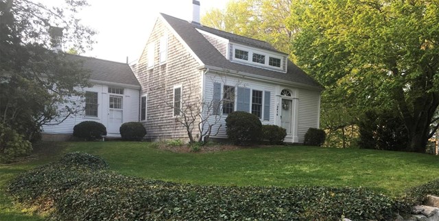 Spacious Cape Home close to Barnstable Village