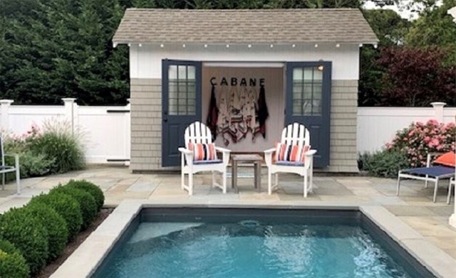 Katama - Walk to town with a pool!