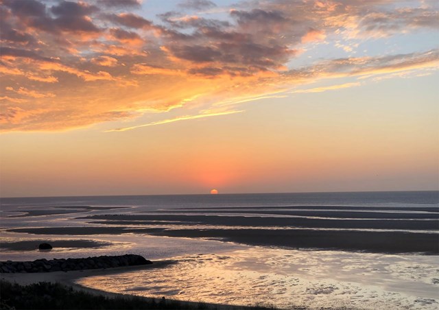 Luxury Waterfront Oasis in Brewster on Private Sunset Beach
